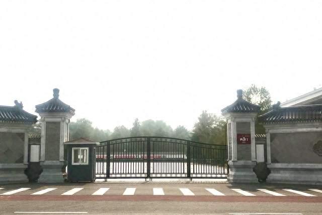 熬一夜的悲伤，成了他的生意经：殡仪馆卖咖啡翻车记