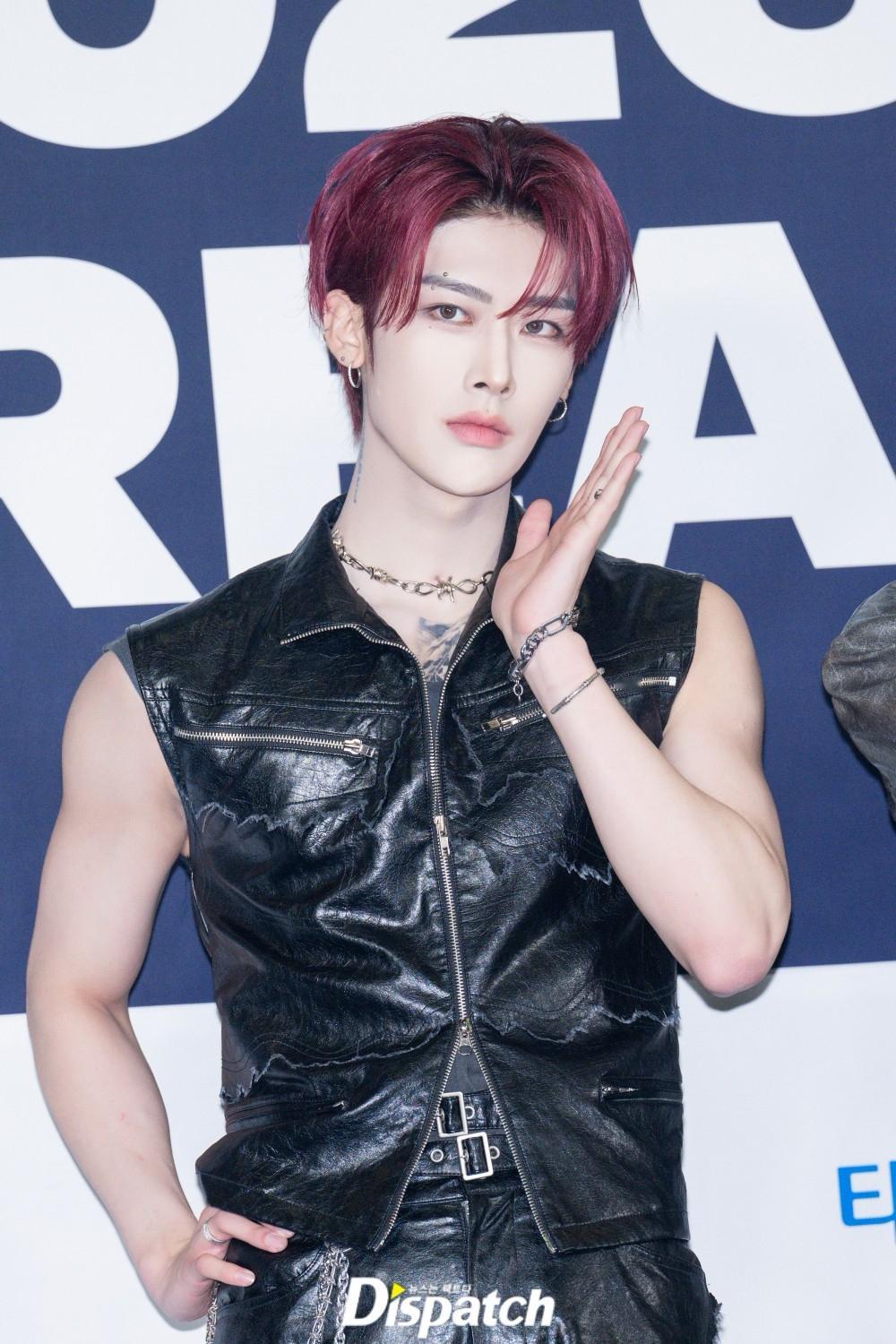 章昊、朴元彬、郑成灿、沈泉锐、韩维辰几位六颜一候选人今日KWDA蓝毯新闻图 ​​
