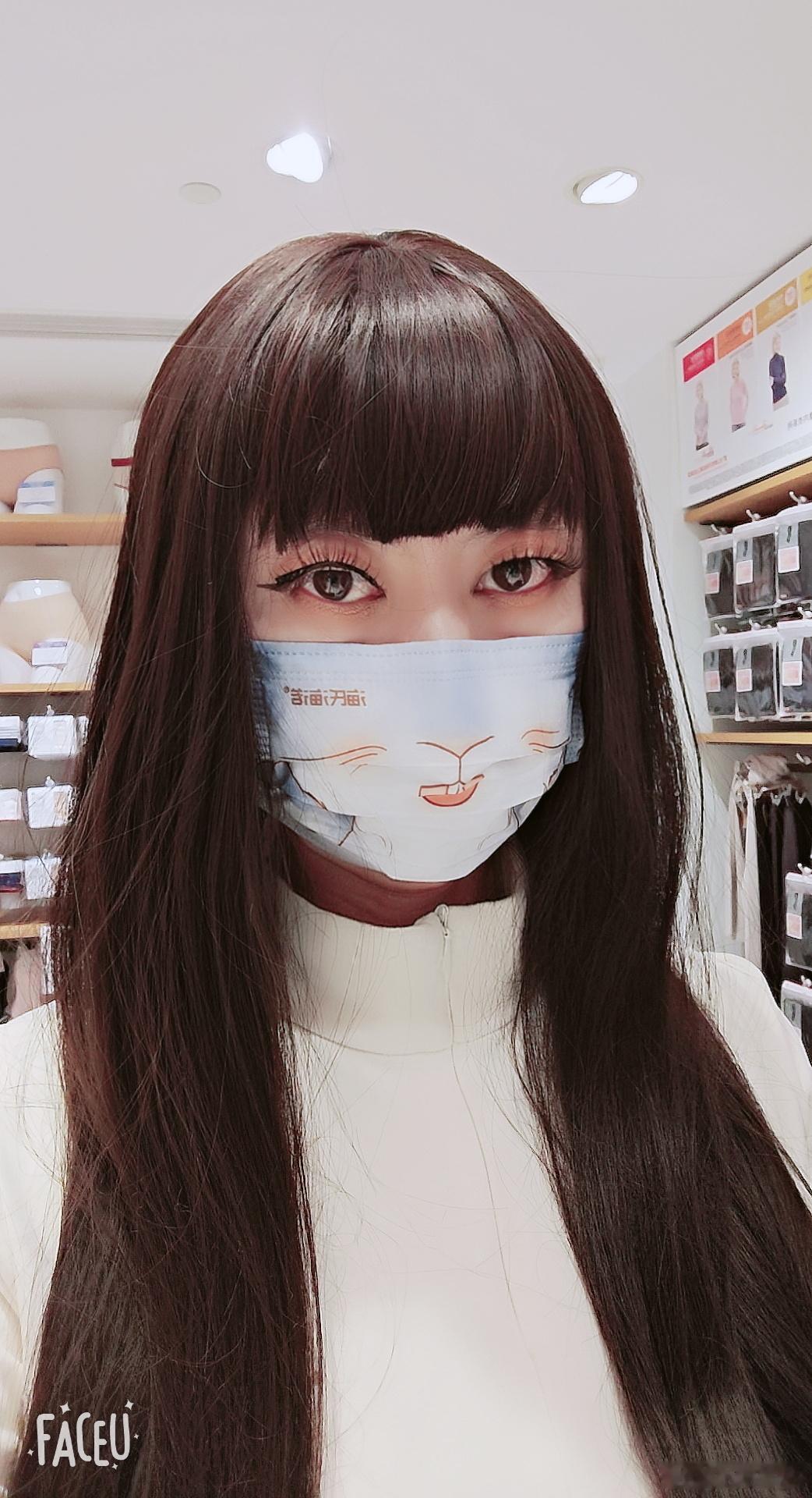 冒着8级大风，终于在下档前看了鬼灭之刃，确实很精彩制作精良。今天穿得德绒打底衫，