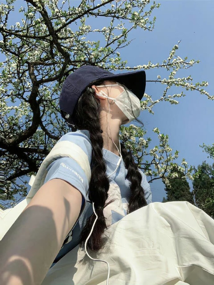 当你真正被爱的时候其实根本不用那么漂亮那么迎合那么优秀踮起脚尖的喜欢是站不稳的真