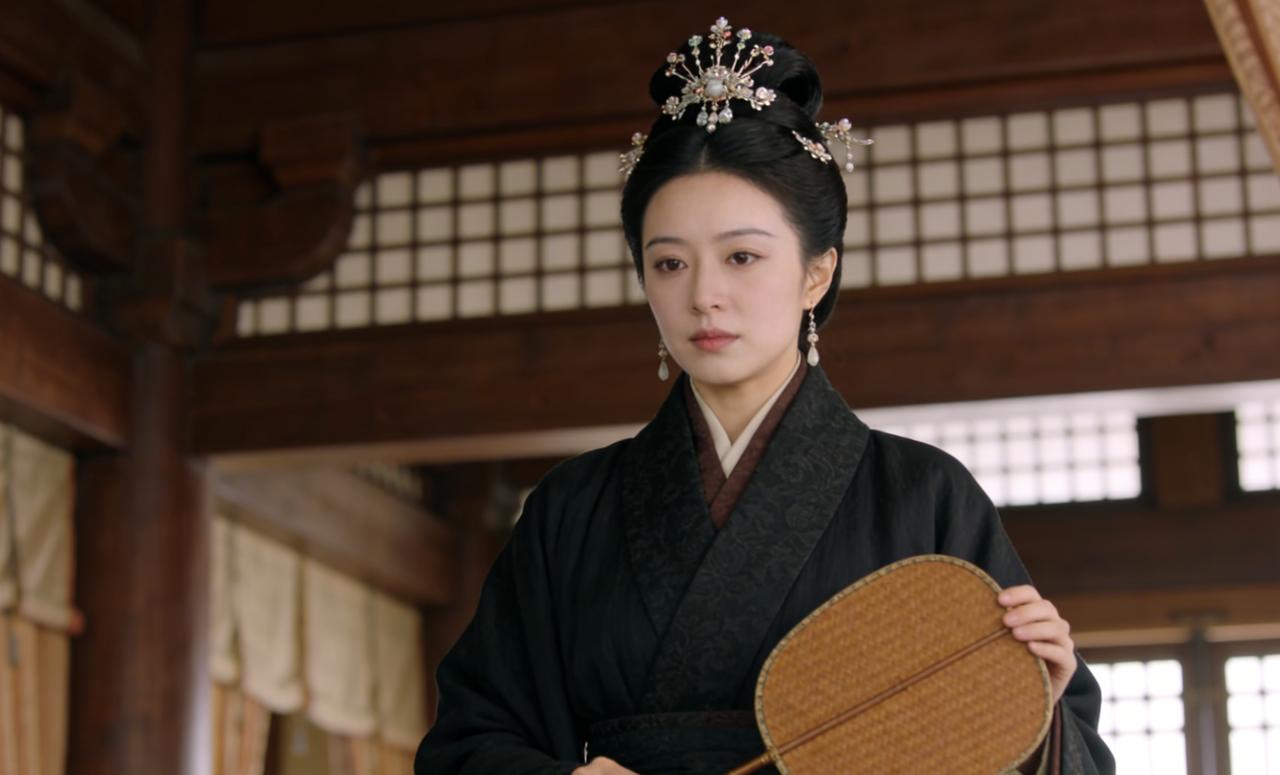 汉武帝的后宫中，既有与他青梅竹马的陈皇后，又有身后站着卫霍两员大将的卫皇后，但最