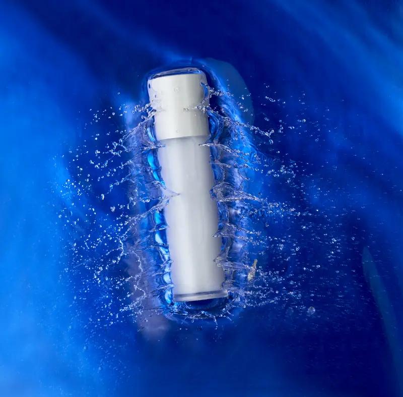 世界观崩塌的瞬间，真的让人猝不及防。就像有人突然发现，社会和自己想象的完全不一样