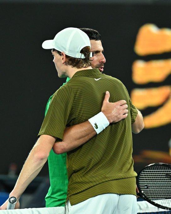 德约他已经连输辛纳5场了。他唯一的获胜可能，就是去进行一场冒险、一场搏杀、一次玩