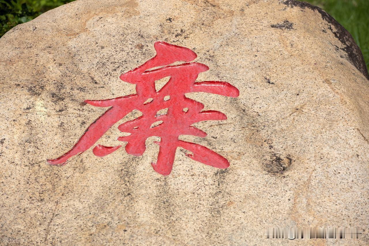 《精神抑郁寿命不长》

有朋友打电话说：“于某昨天去世了，已经火化。”

笔者说