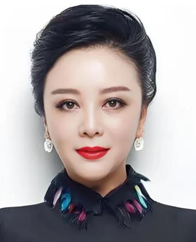 孙二娘梁丽演过水浒最狠的女人，但她自己的人生剧本，比任何一部电视剧都荒诞。12岁