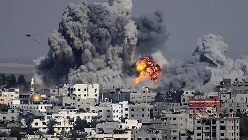 以总理发言人：伊朗每天都在向以色列发射多次导弹攻击，并多次直接击中居民区。
 