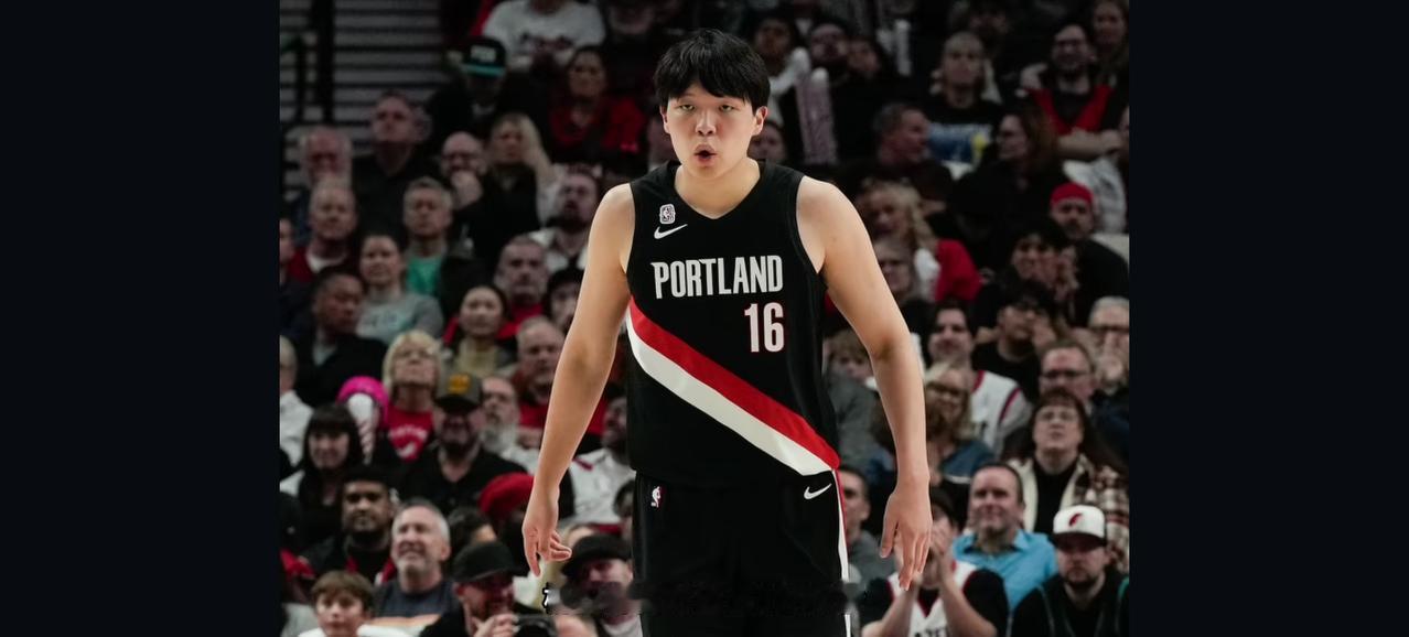 杨瀚森已经越来越得不到主教练的信任了，替补出场形成危机。今天在开拓者客场挑战爵士