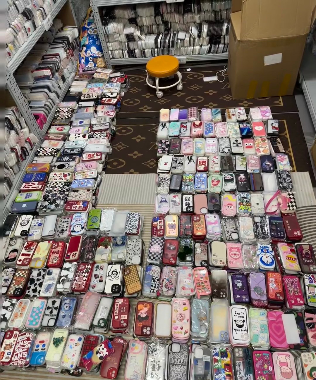 #手机壳正在服装化#        在中国华南那片充满活力的土地上，手机配件行业