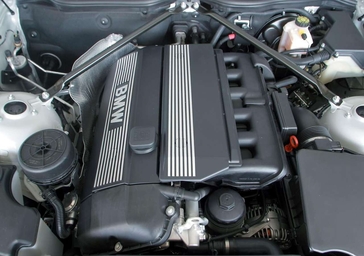 宝马z4  2003 初代宝马Z4 Roadster（底盘代号E85） ，200