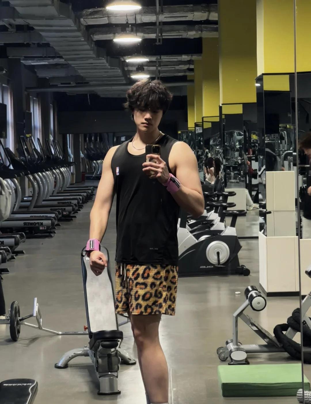 203 高壮
没有天赋那就反复 feeling