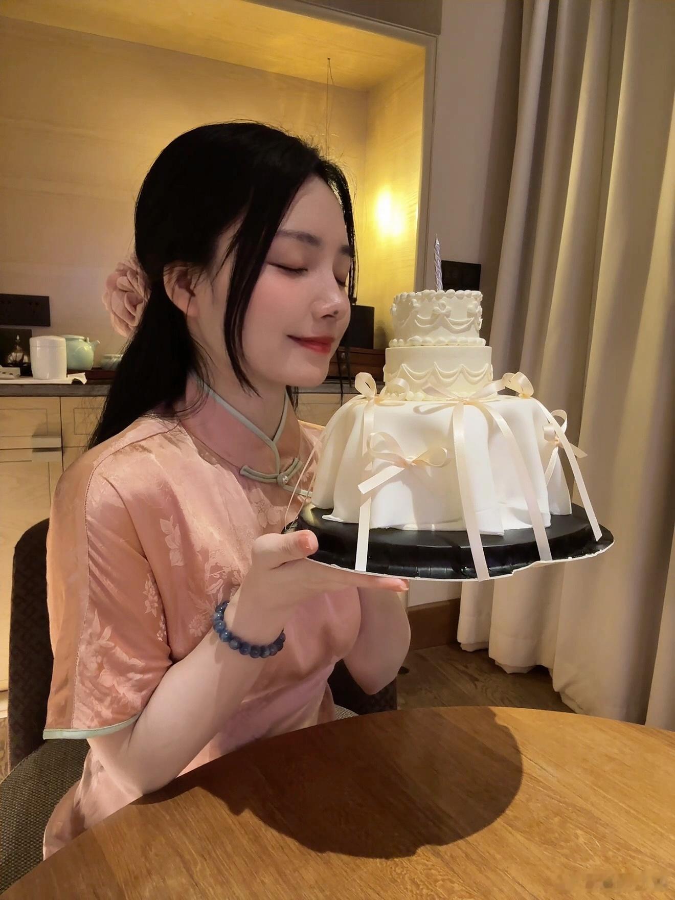 -又是新的一岁啦🎂新的自己从疗愈身心开始哈哈哈[哇]每一岁都会有新的味道！期待