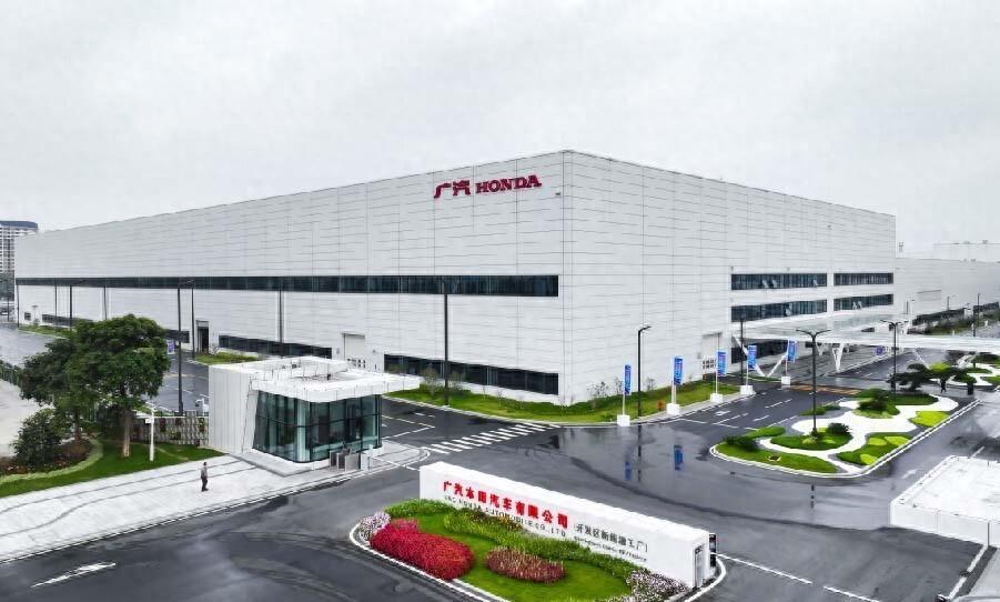 26年车龄、跑了近百万公里的老雅阁，照样能通过24小时高强度耐力测试当整个车圈都