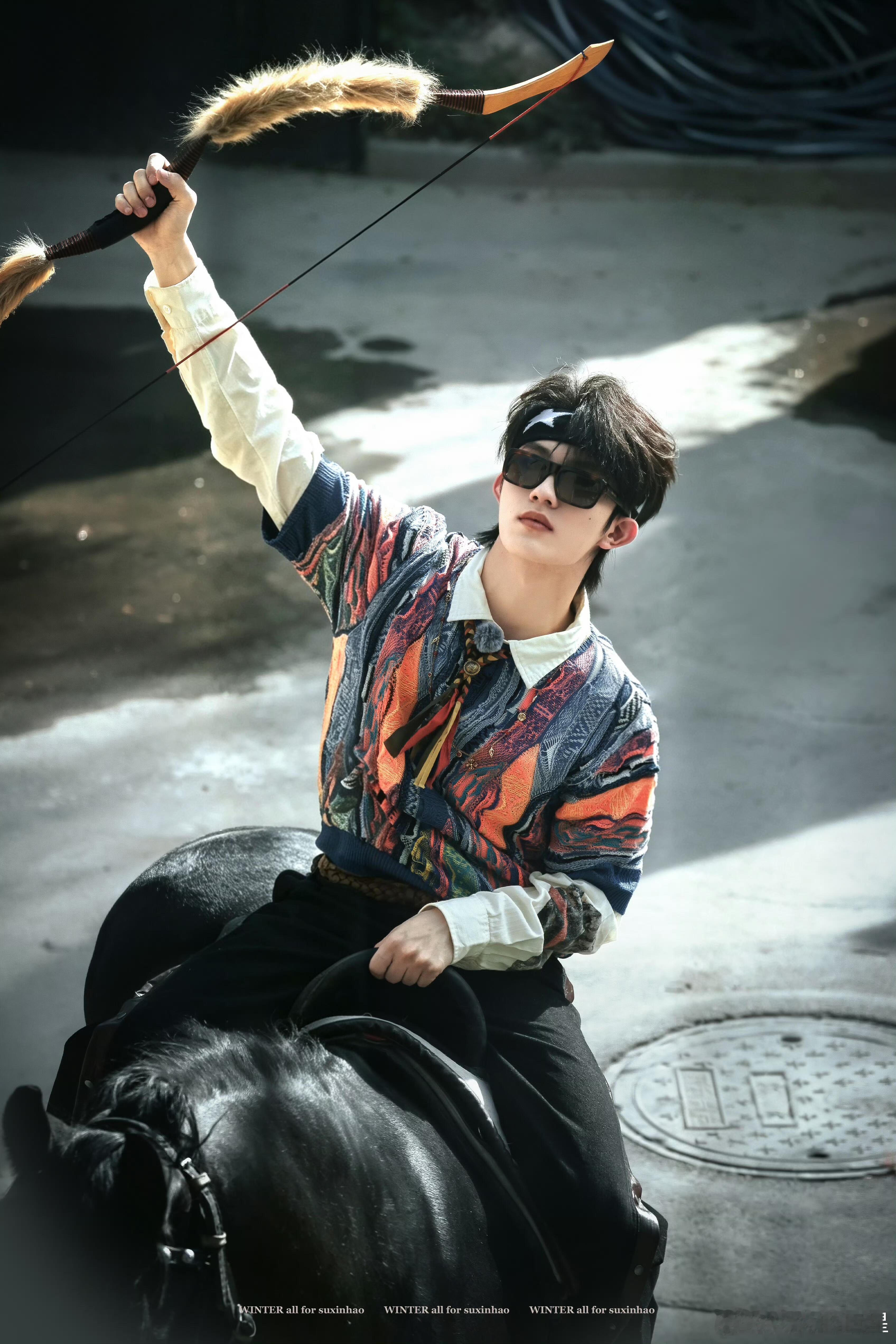 苏新皓马上射箭苏新皓马上射箭路透 那很帅了 