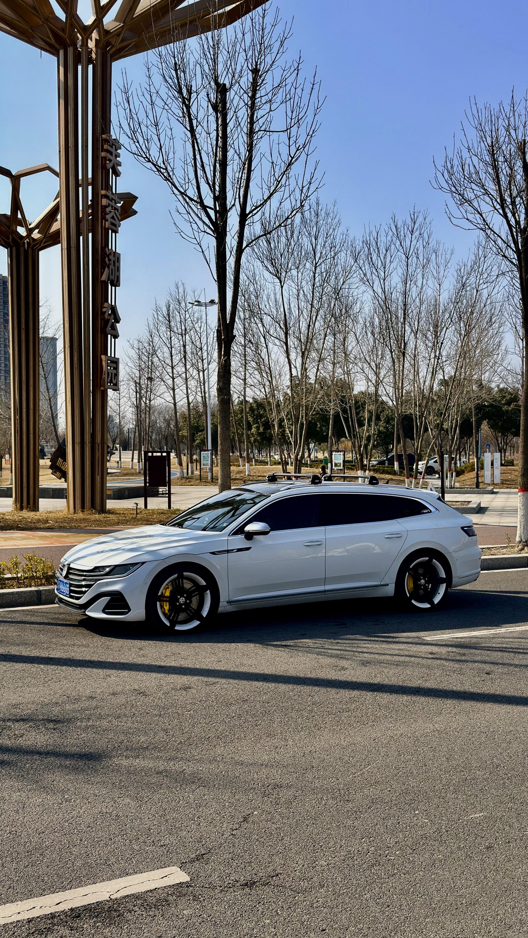 大众CC旅行版。好看的外观给你们 难看的内饰留给我！