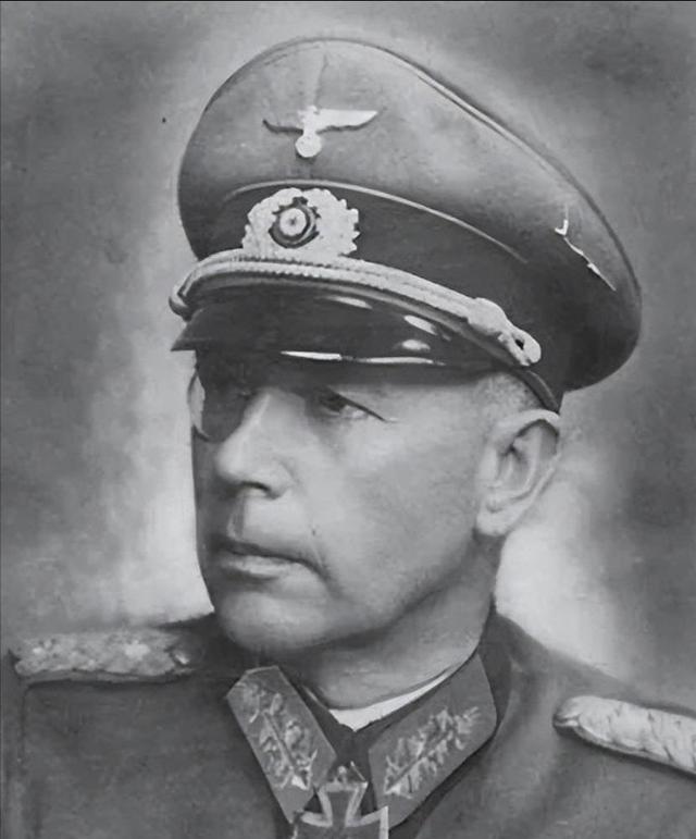 1944年，6万德军被50万苏军包围。苏军派人劝降，德国施特默尔曼上将说：“军人