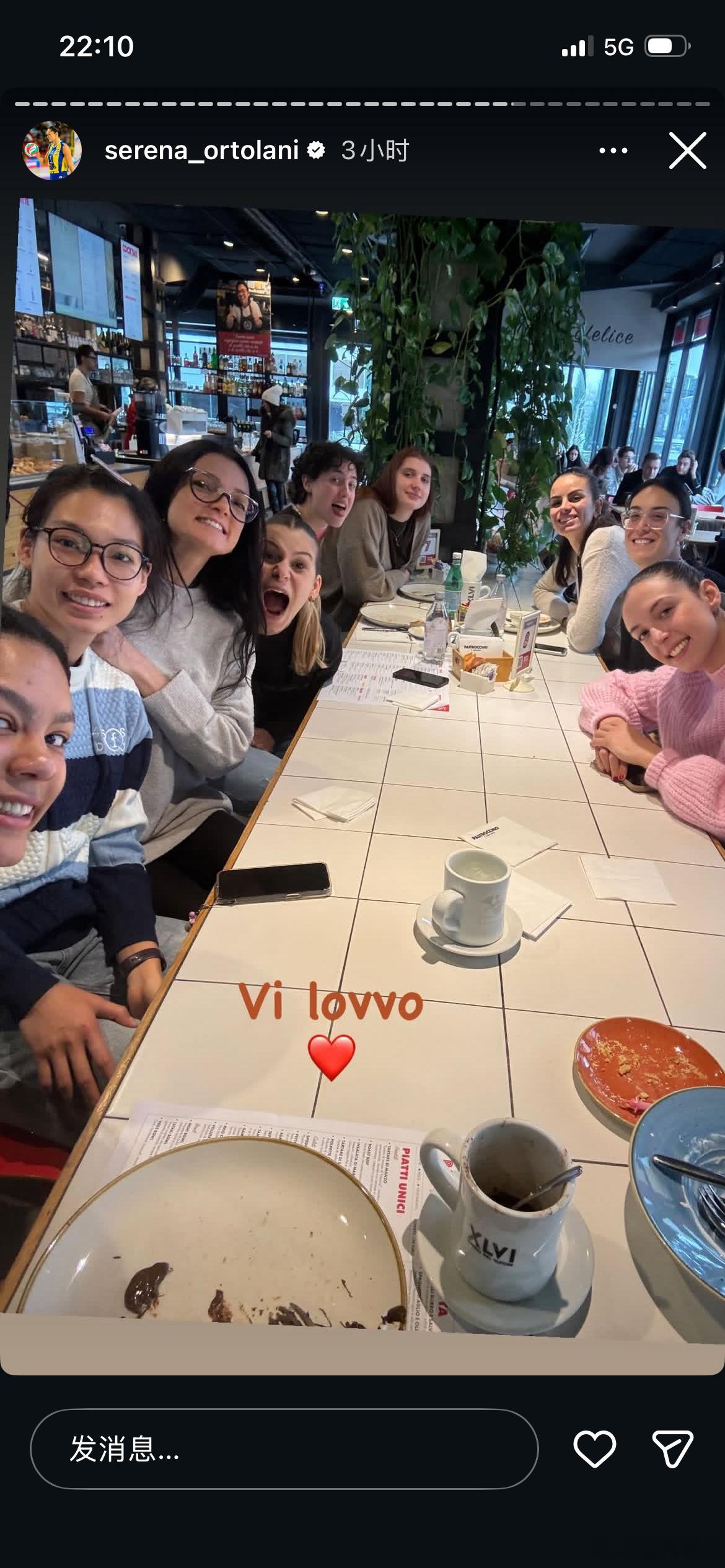 【莲花39岁生日快乐，庄宇珊入镜】全队给奥托拉尼过生日世界女排新闻 也是常青树了