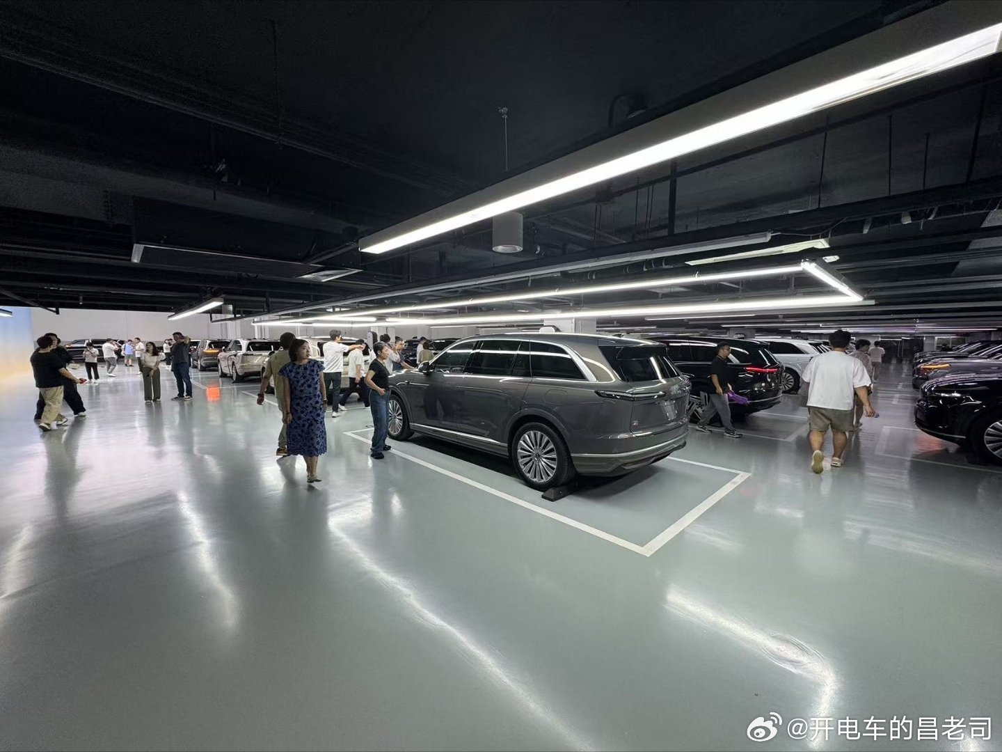连夜交付中心选车……这太没蔚道了[允悲]乐道L90上市惊爆价26.58万起乐道L