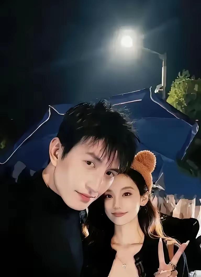 爆红最见人品！他火了第一件事，公开陪他住8年地下室的女孩
 
娱乐圈最动人的爆红