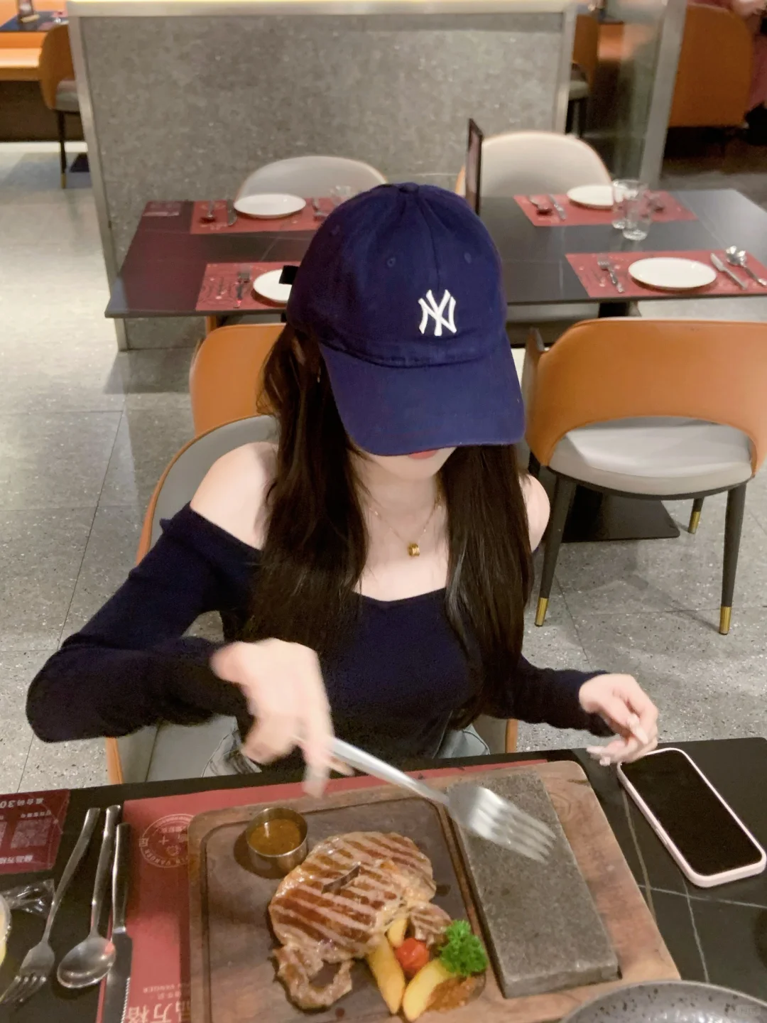 被请吃饭的妹妹🍽️