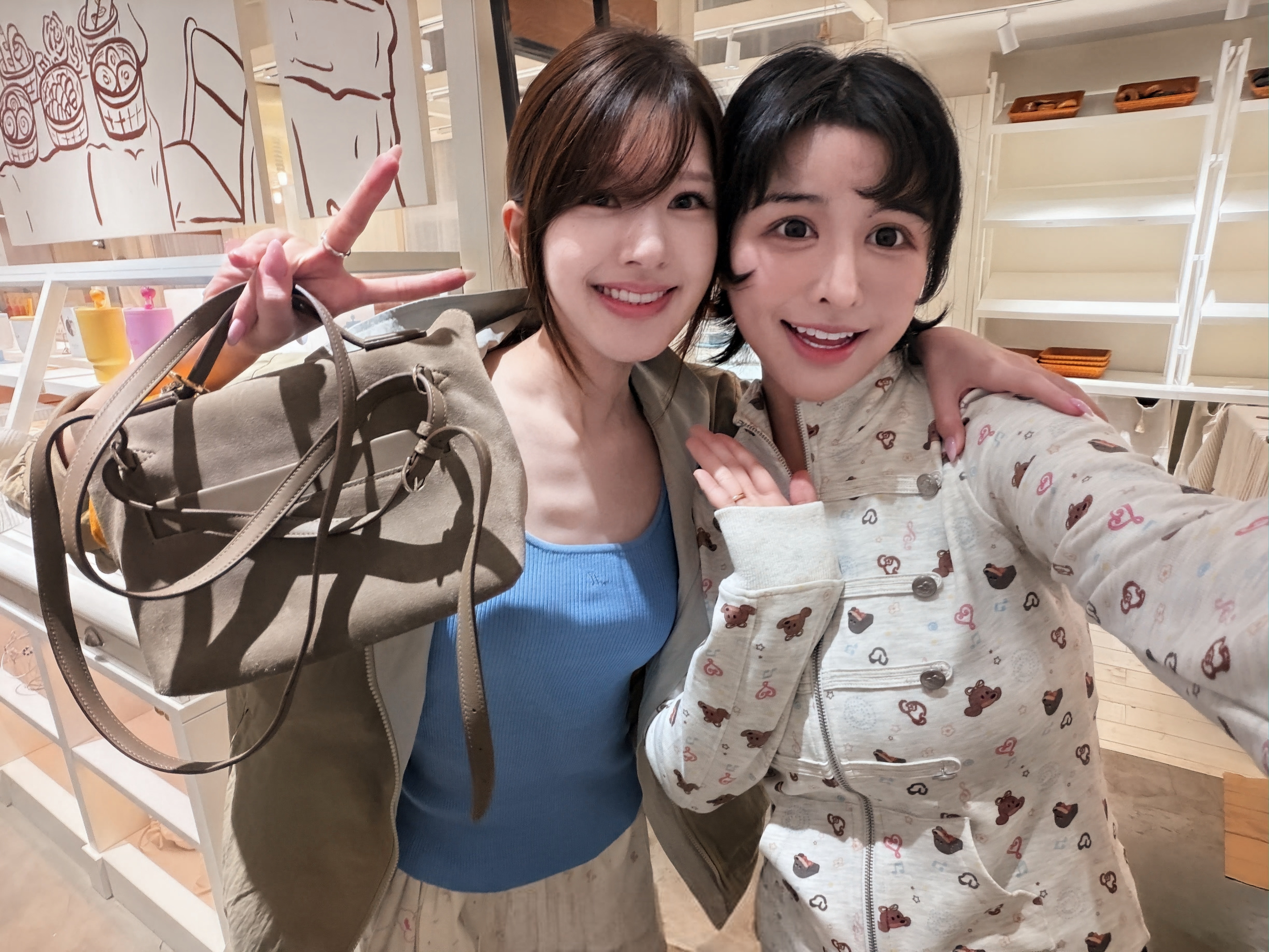 捡到三张额外的小露合照📸©️小七街头音乐、​​​