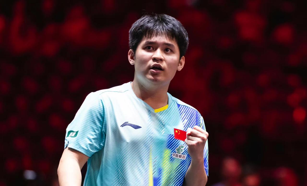 新加坡大满贯传来好消息！
国乒主力3-0横扫，林诗栋轻松晋级16强！

北京时间