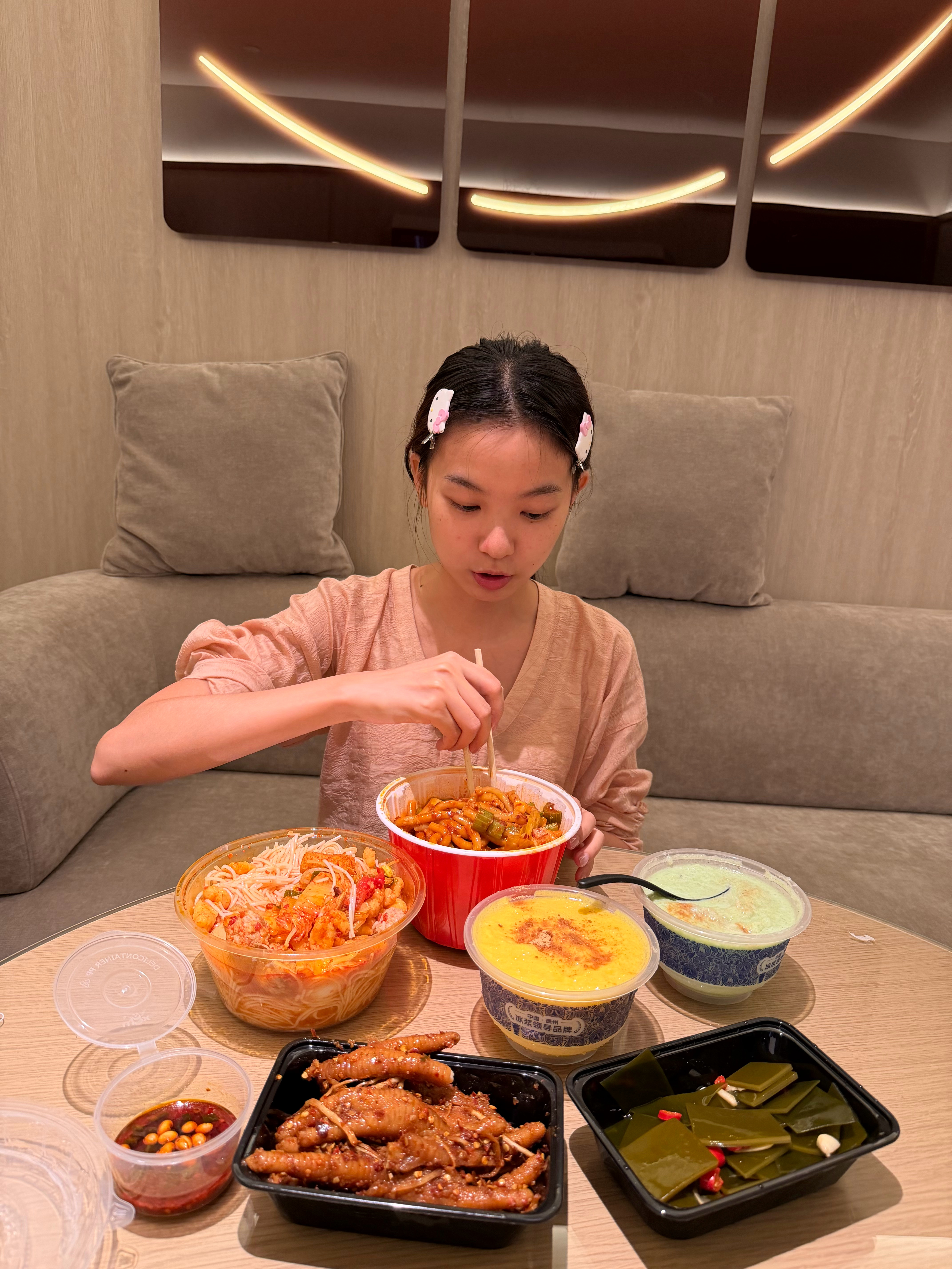 来贵州我就这样[干饭人][干饭人][干饭人]咋都那么好吃！ ​​​