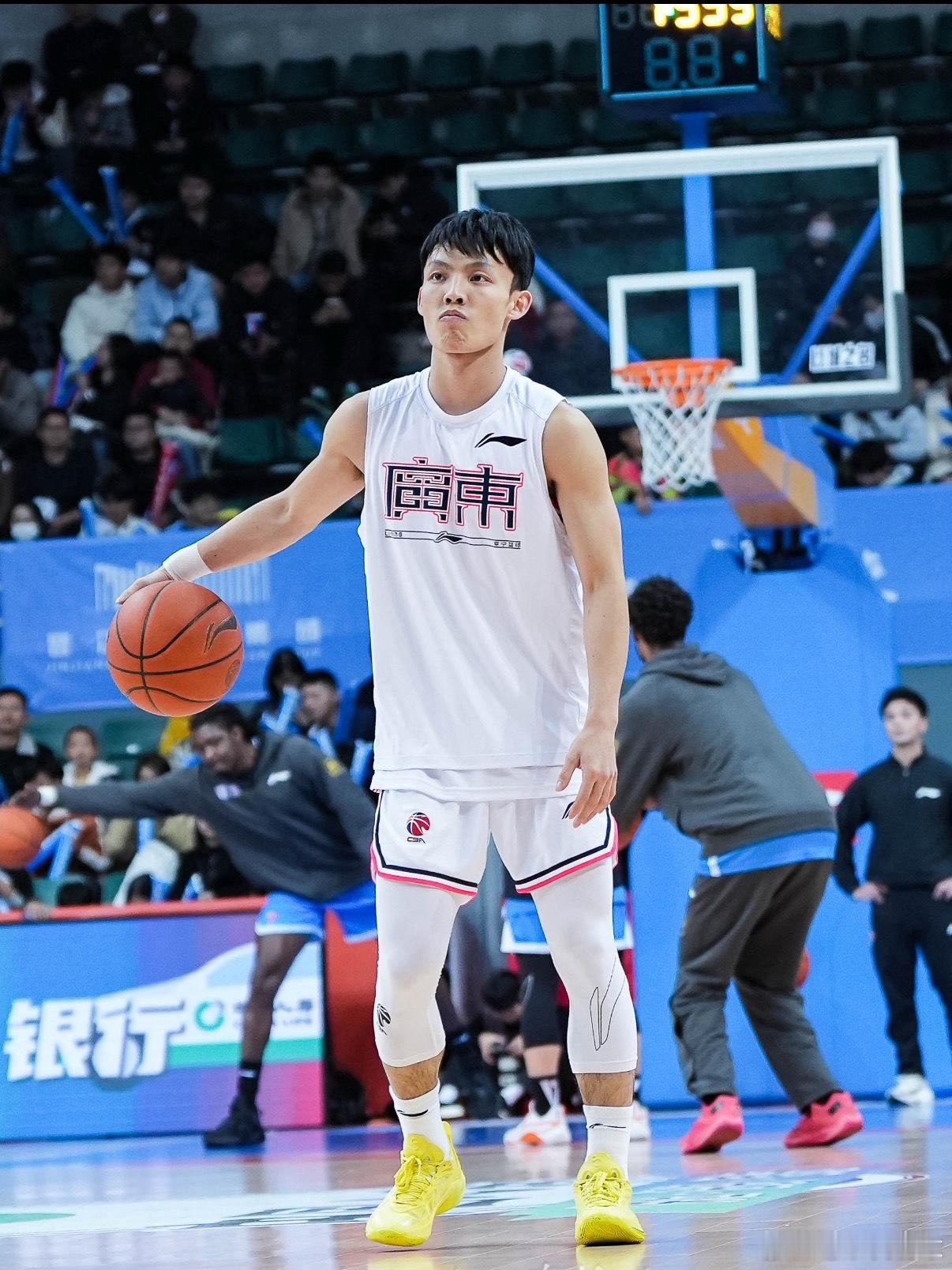 广东男篮vs山西男篮 1月24日CBA常规赛，广东东阳光主场击败山西汾酒，双杀对