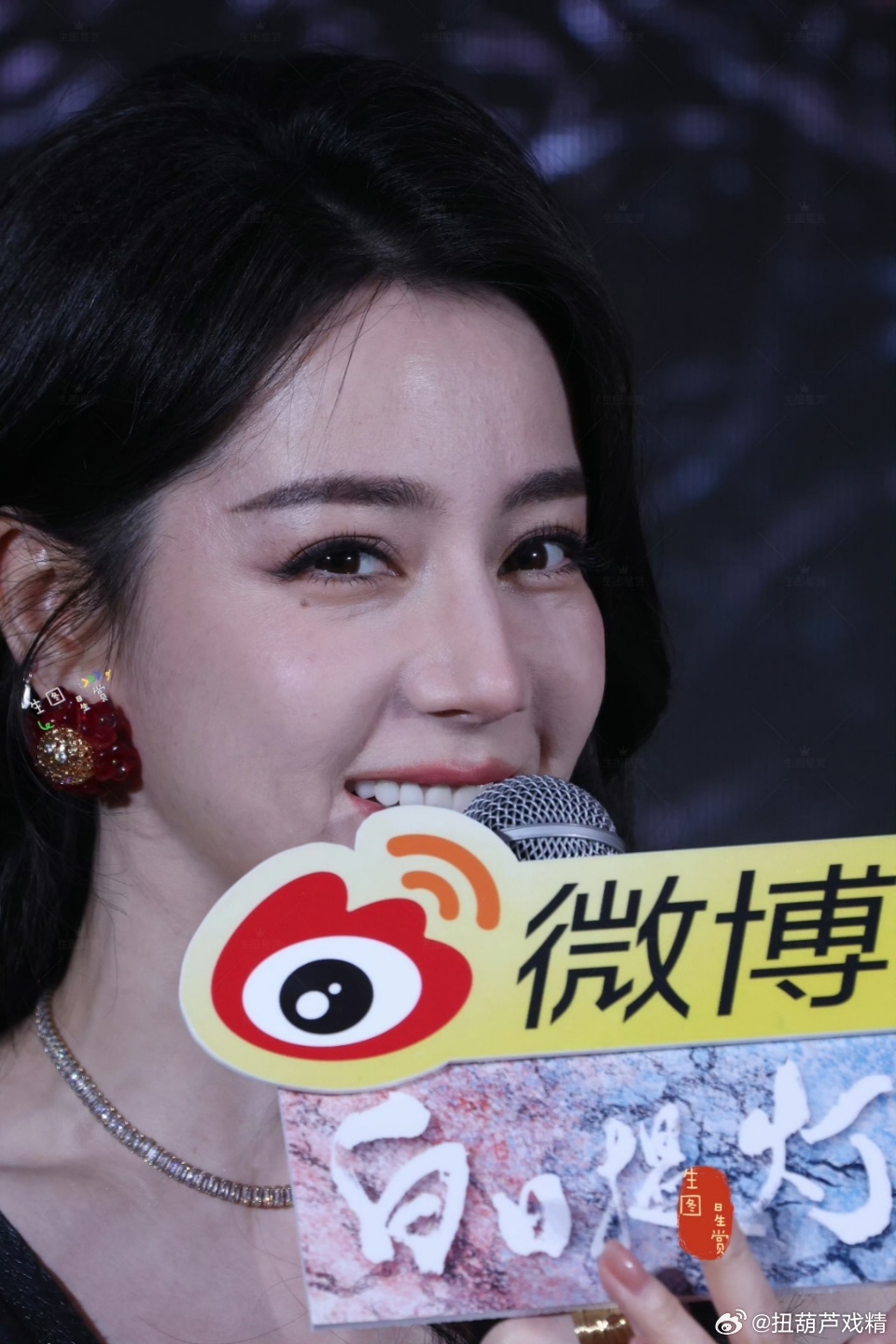 美女生图皮肤状态远不如肖战，真是一声叹息 