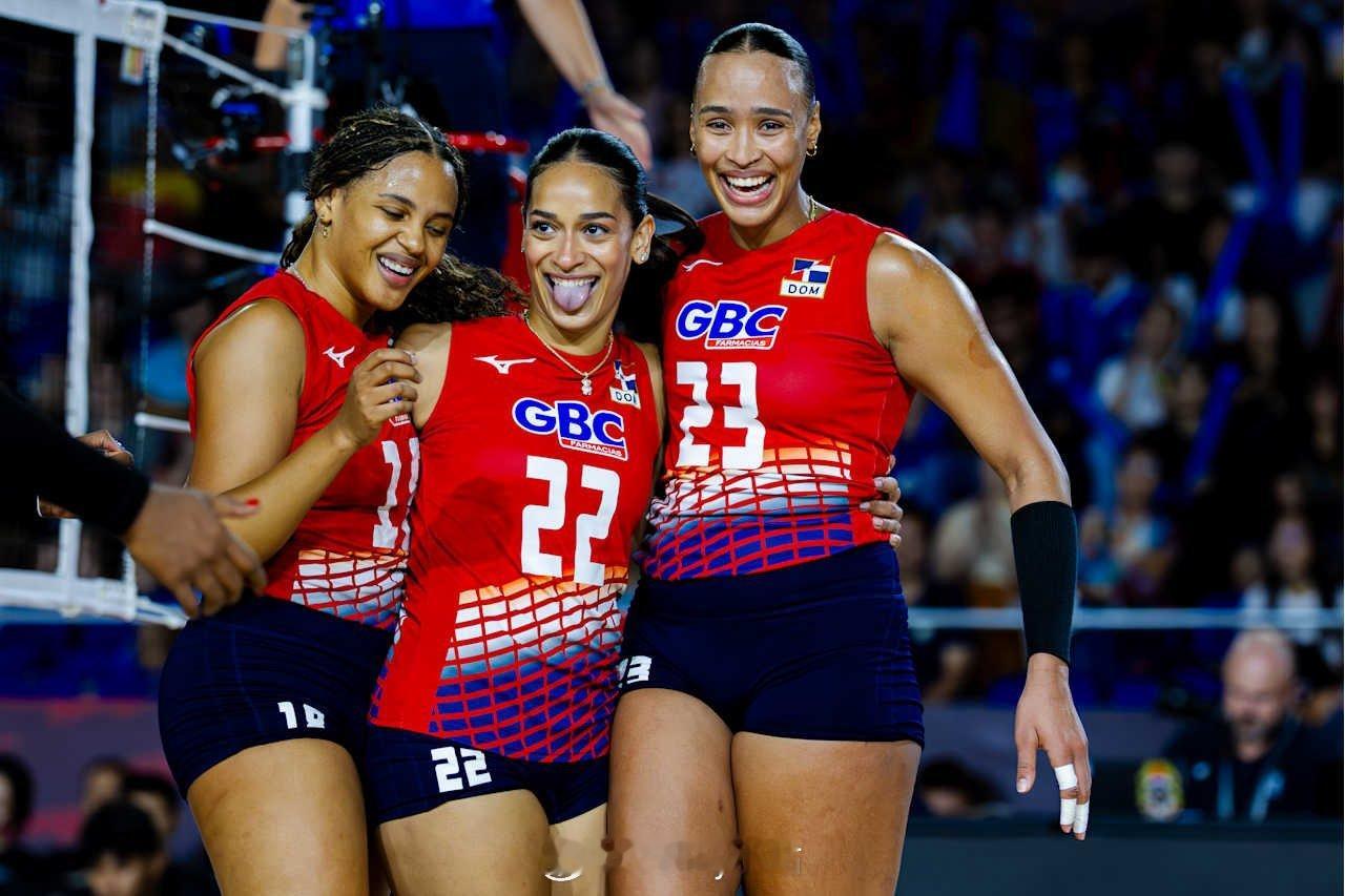 2025年女排世锦赛小组赛F组第一轮，多米尼加女排3-0哥伦比亚女排（25-15
