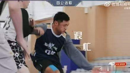 余文乐被小沈阳做局了余文乐忙内的忙是忙碌的忙披荆斩棘直播 谁能想到手心手背竟是一