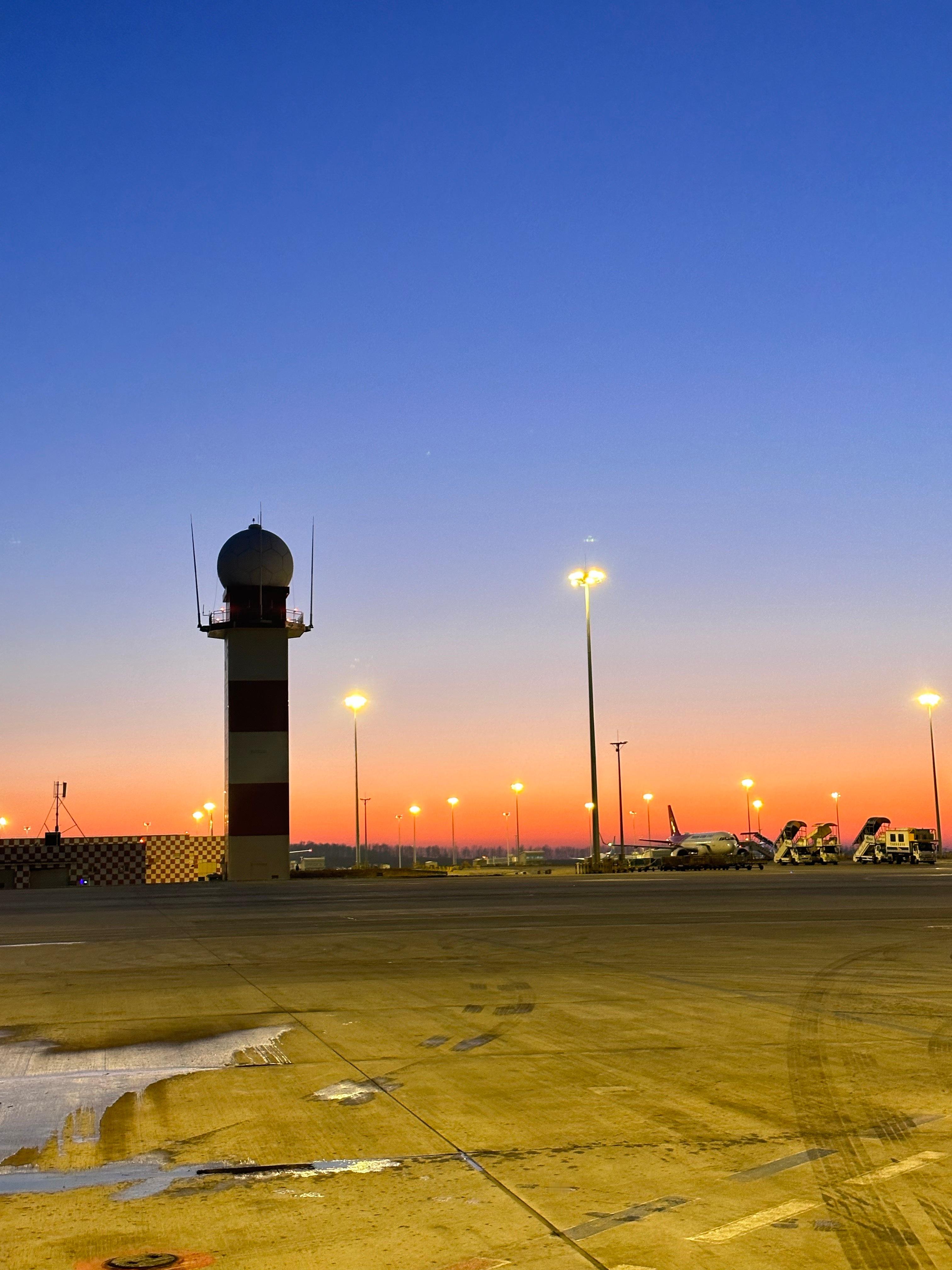 小助手我舟车劳顿大半天，终于抵达黑河啦！南方小土豆第一次来！好激动～小鹏准备的伴