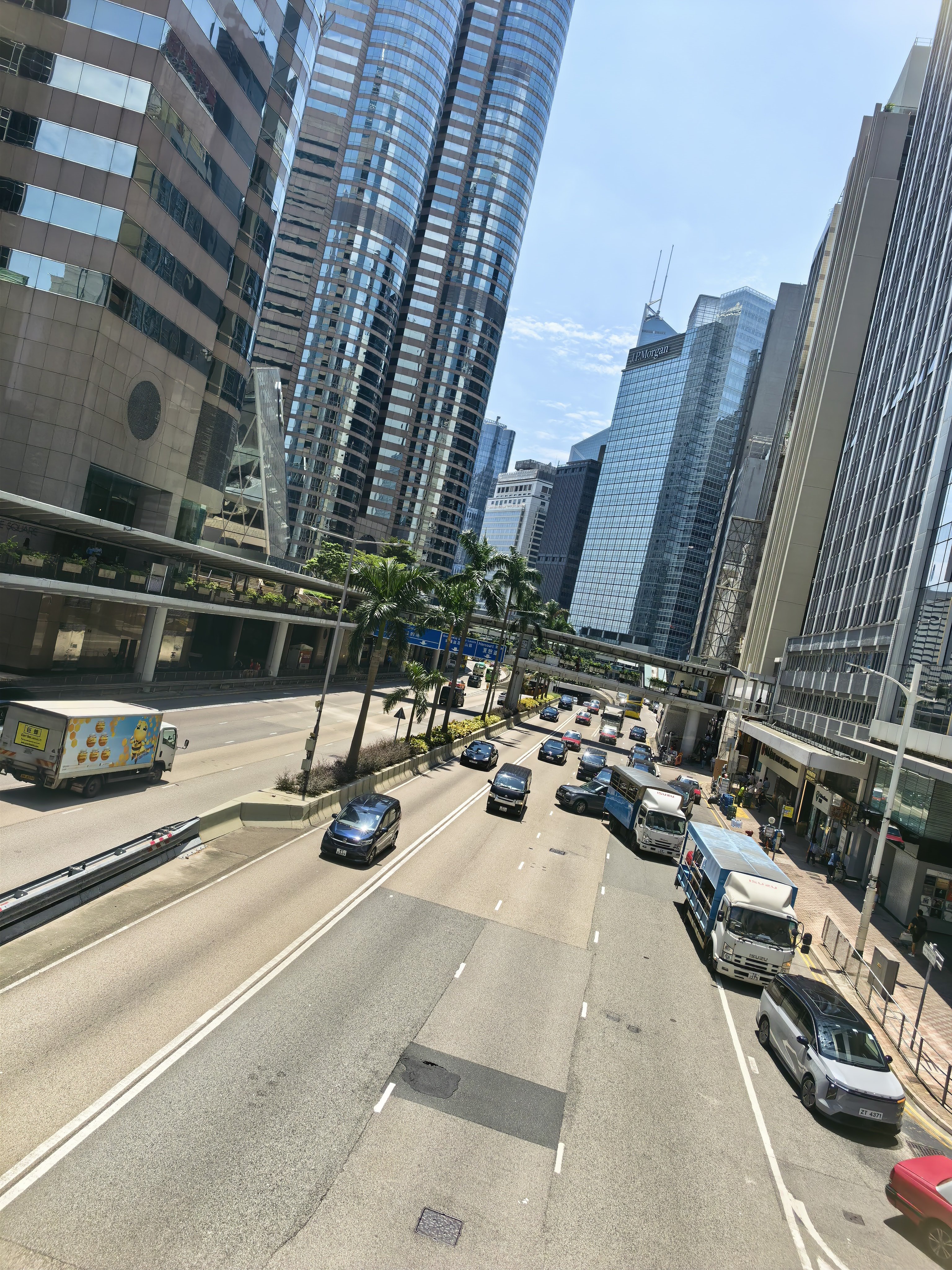 农民进城，香港早晨。 香港