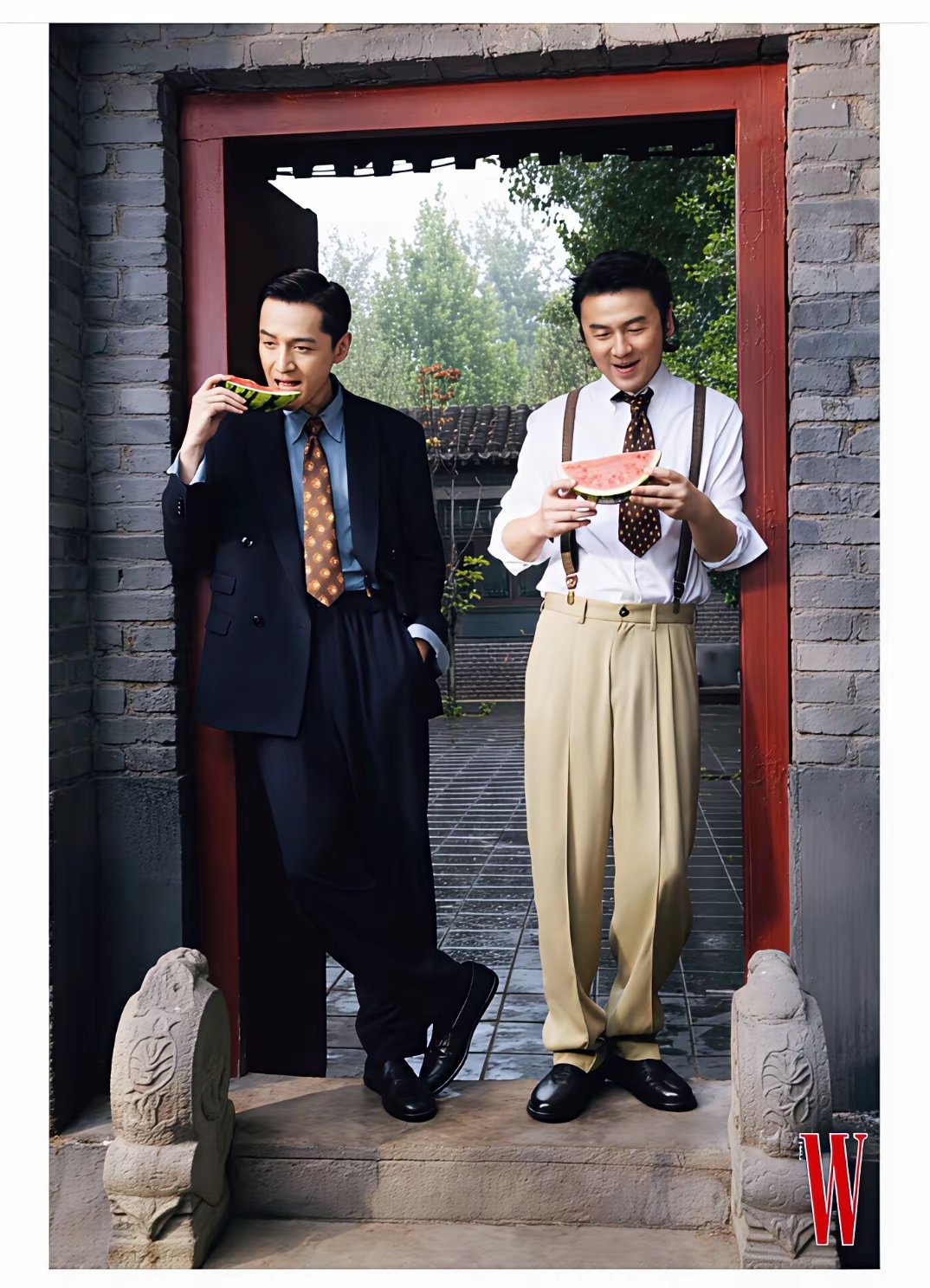 胡歌和雷佳音，这俩人的气质，一个喝咖啡一个嚼大葱。 