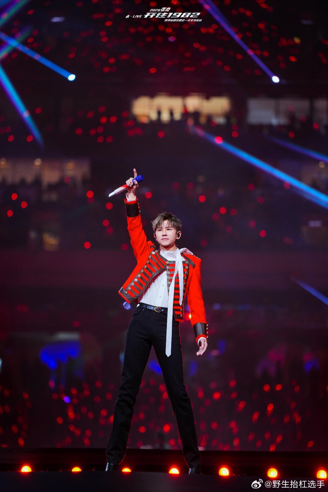 张杰鸟巢演唱会探班直播张杰鸟巢演唱会幕后大公开！探班直播直击舞台筹备现场，解锁独