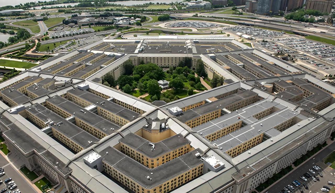 美国公布击落不明飞行物视频！解密更多UFO档案，点击量狂破10亿

2026年5