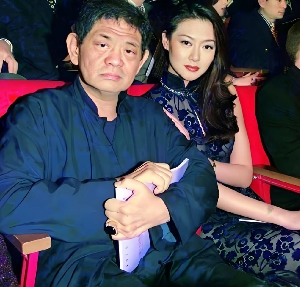 1994年，陈宝莲嫁给了台湾其貌不扬的富豪黄任中。八年后，她抛下刚满周岁的幼子，
