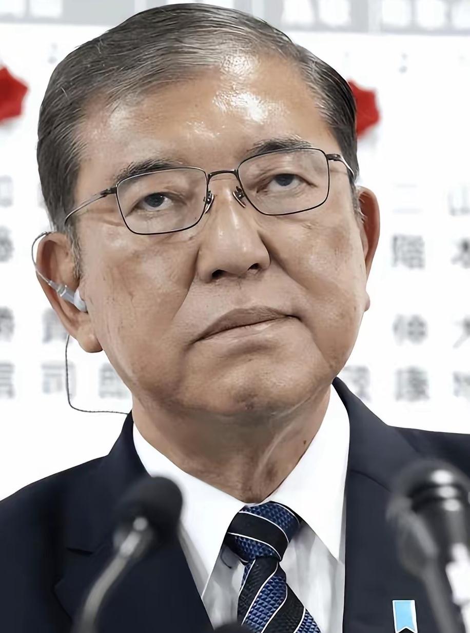 石破茂打响了扳倒高市早苗的第一枪
 
这一枪可不是虚晃，是真刀真枪的硬刚！202