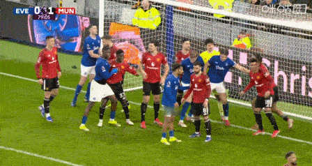 梅努晒图调侃埃弗顿的角球战术 埃弗顿0比1曼联