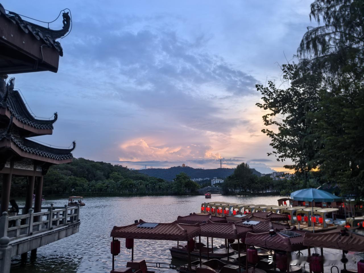 惠州印象之二：走进惠州西湖，既熟悉又惊叹！
说起西湖，全国很多地方都有。古语：天