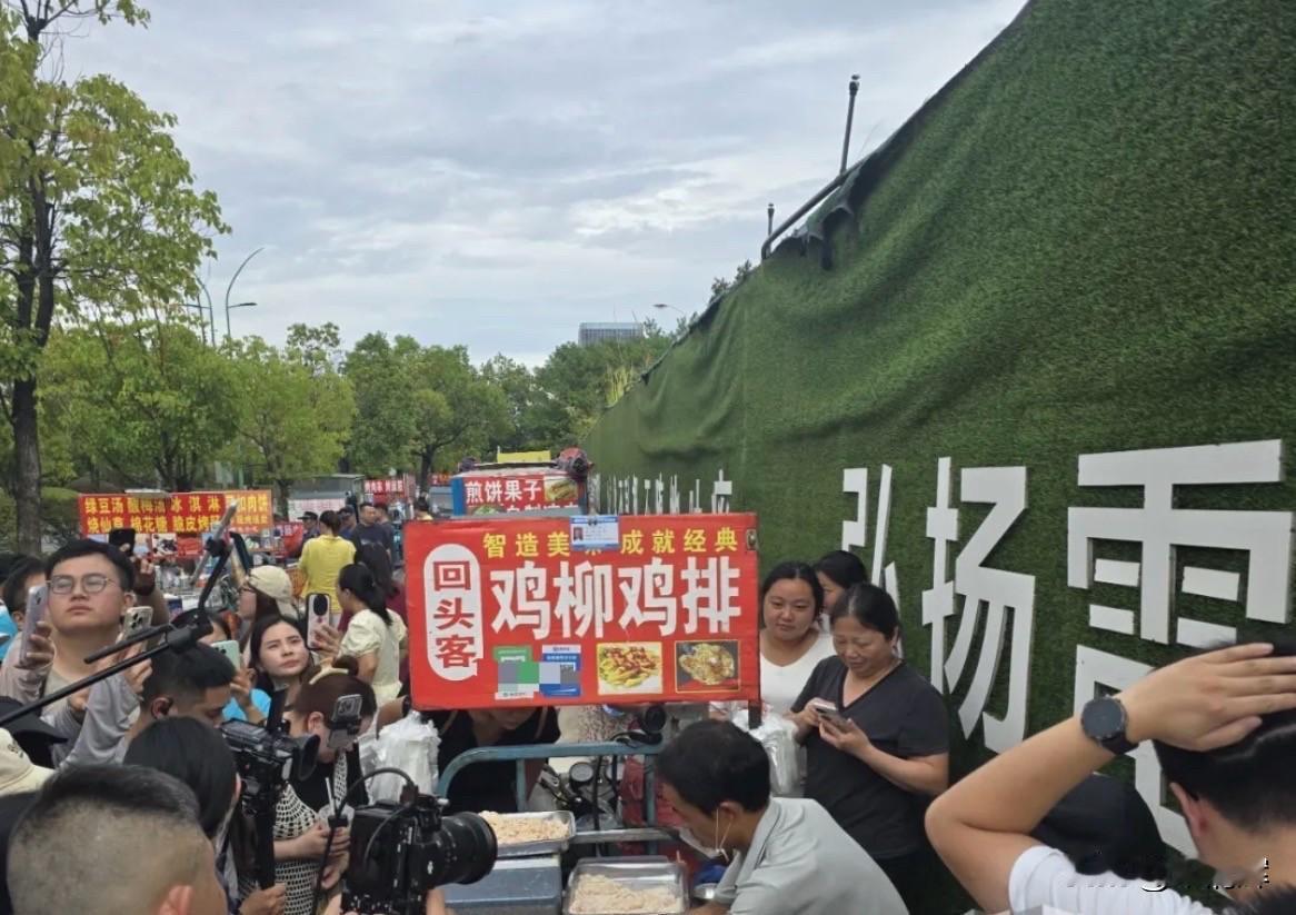 此举已涉嫌扰乱市场秩序和公平性，当地相关部门应及时查处，严厉打击，以儆效尤。流量