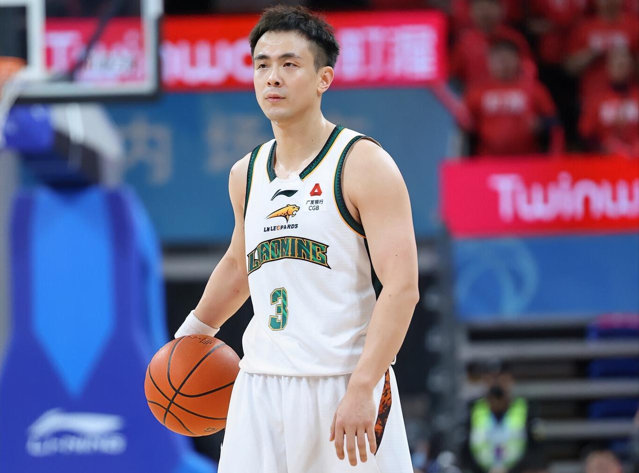 赵继伟：手帝，咱俩今天白忙活啦？上半场你4记三分，我全场也命中了5记，没想到的是