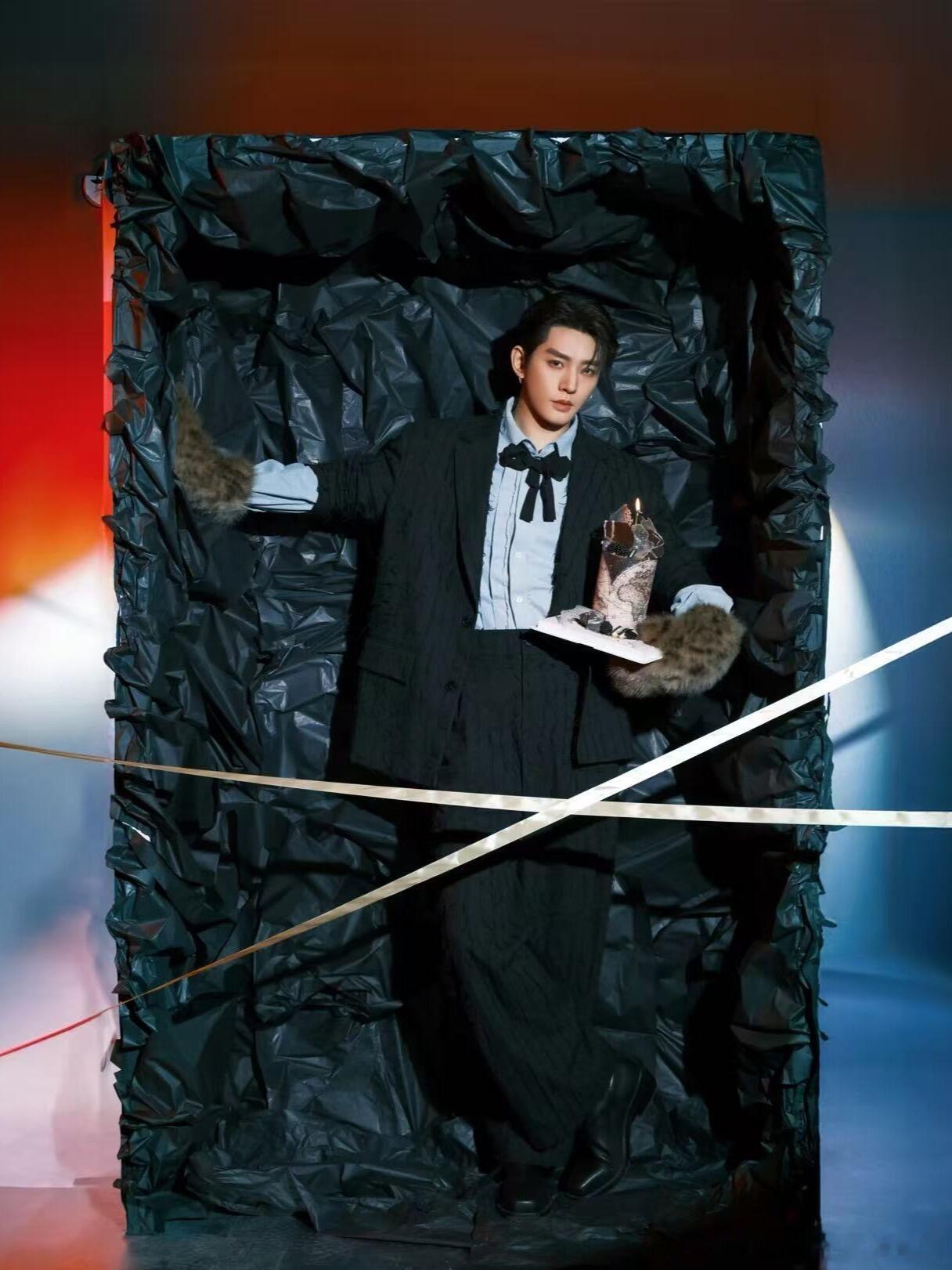 邓为能把同一套衣服衣服穿出两个感觉，不愧是时尚圣体 