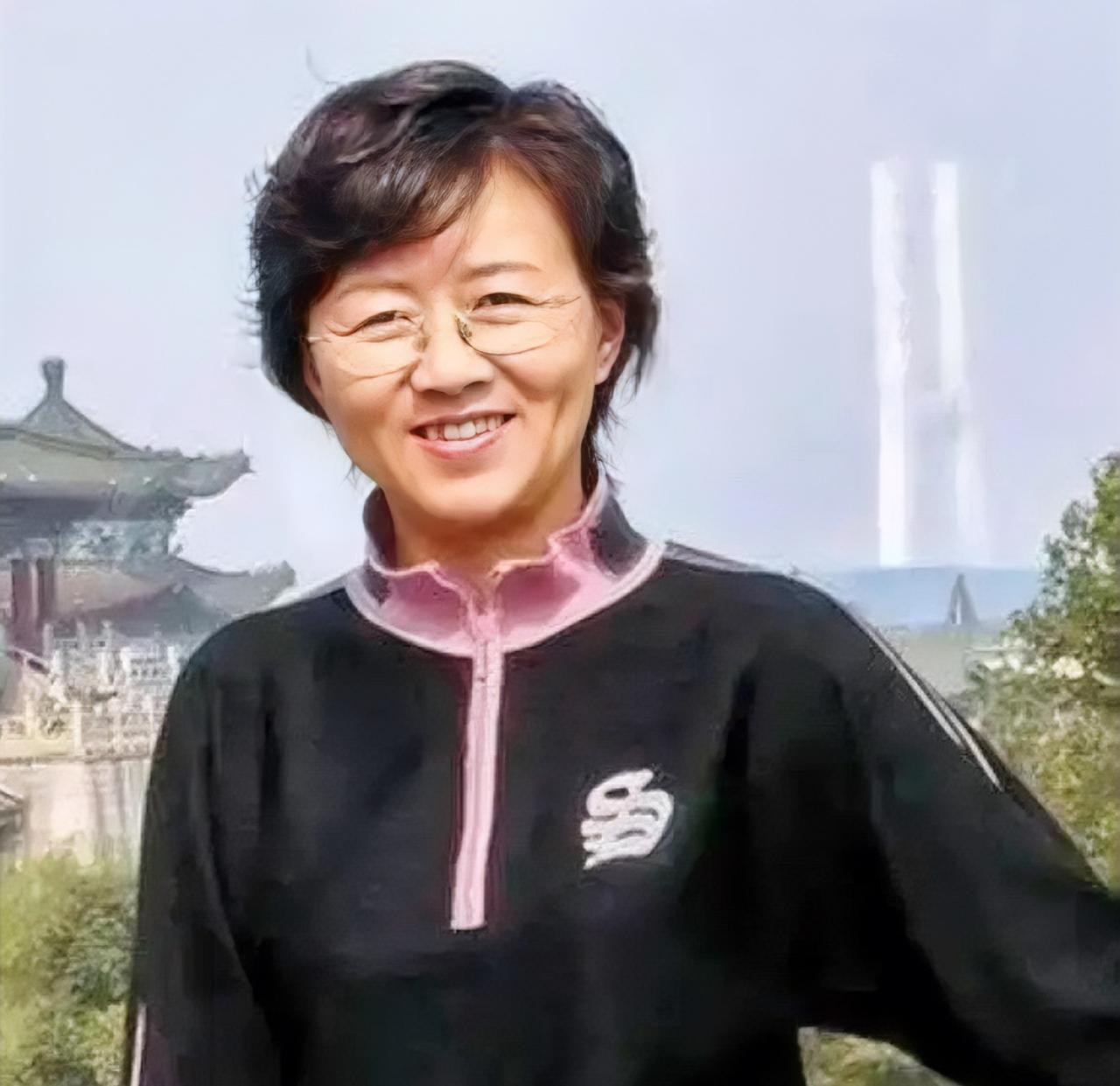 美国慌了，中国出了一位比导弹还可怕的女人！谁能想到，中国的东风17导弹出自她之手