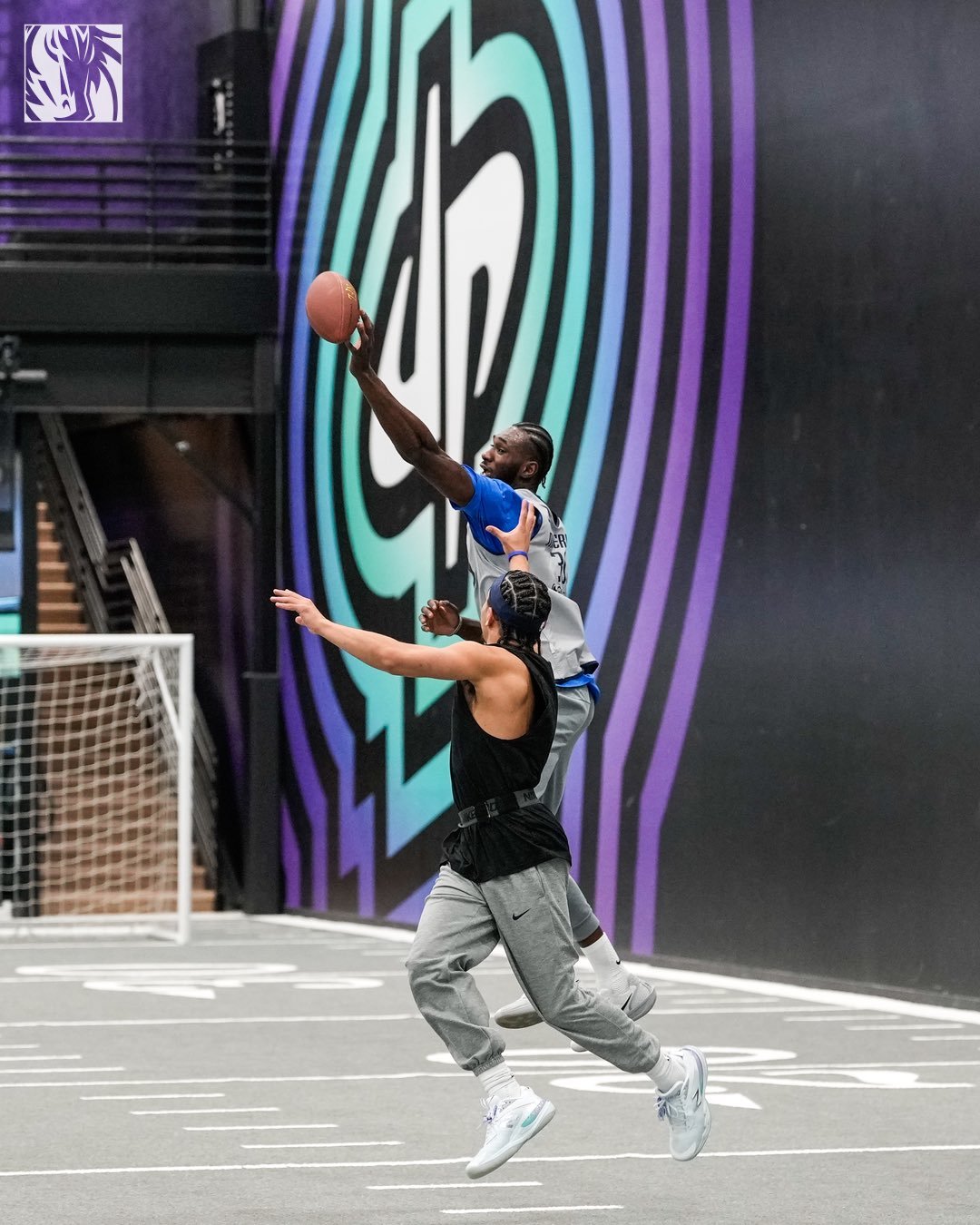 玩美式足球也能尽兴NBA常规赛