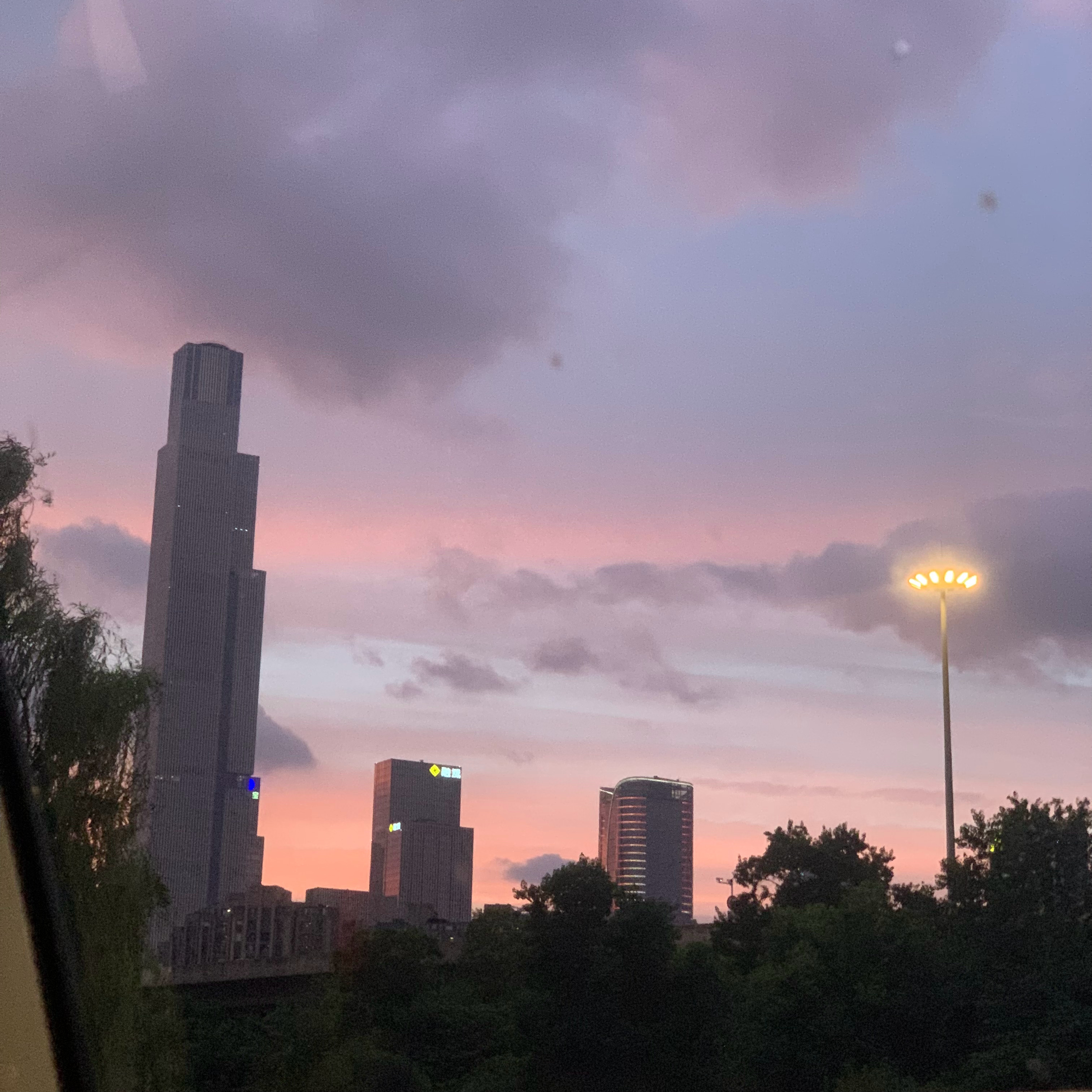 🌆又见面啦南京～  ​​​