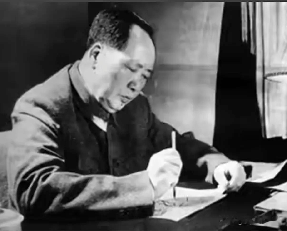 一天，厨师给毛主席做饭放多了盐，主席尝了一口问：“师傅贵姓？”厨师回答：“姓韩。