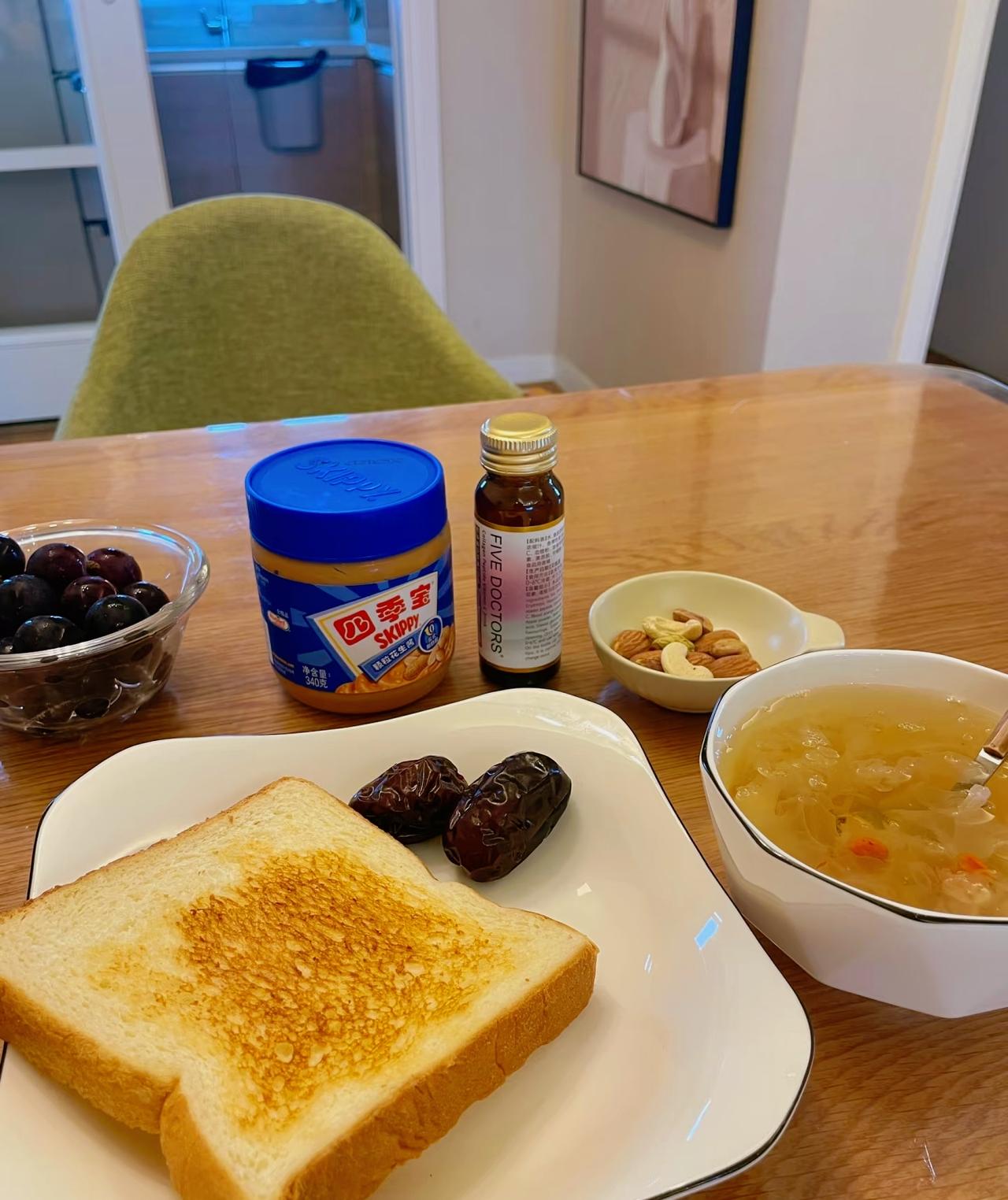 一段有通透的话“什么同学聚会，战友聚会，甚至是亲人聚会，超过5人的，都是无效社交