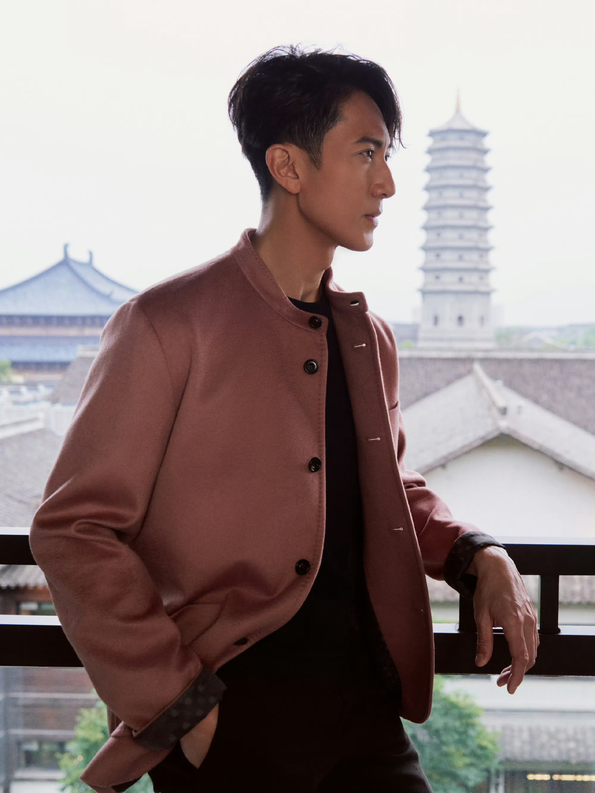 吴尊新中式造型出发巴黎男装周吴尊巴黎男装周出发图把东方诗意穿在身上！吴尊新中式出