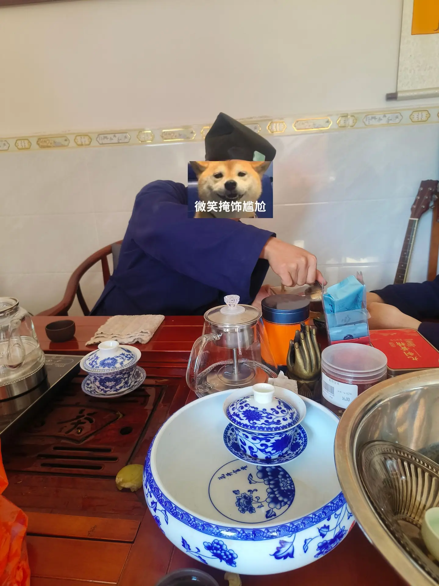 “好比锅中嫩包谷，小妹也想啃一嘴”