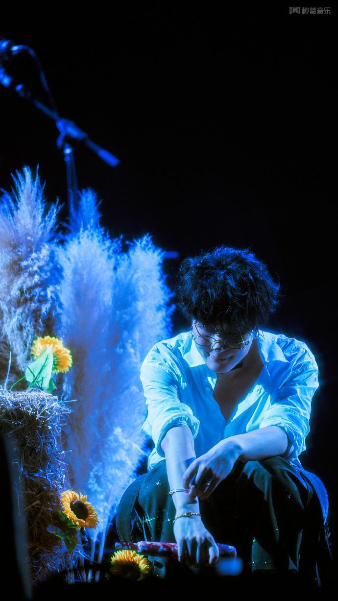 早安无锡演唱会上座率谁没被无锡场的满天星戳中！这就是属于早安和粉丝的浪漫